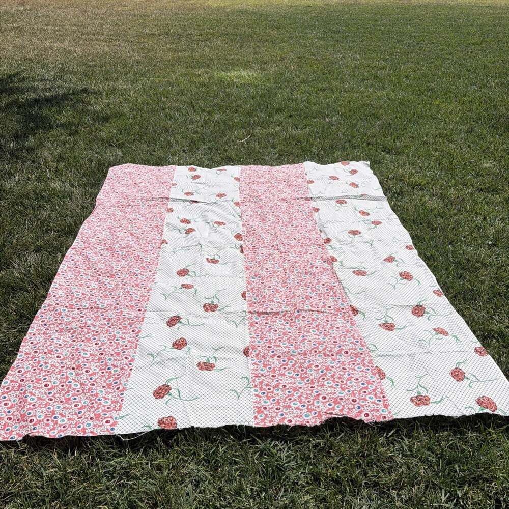 69x89 Quilt Topper Machine Sewn Vintage Floral Fabric Pink White Orange